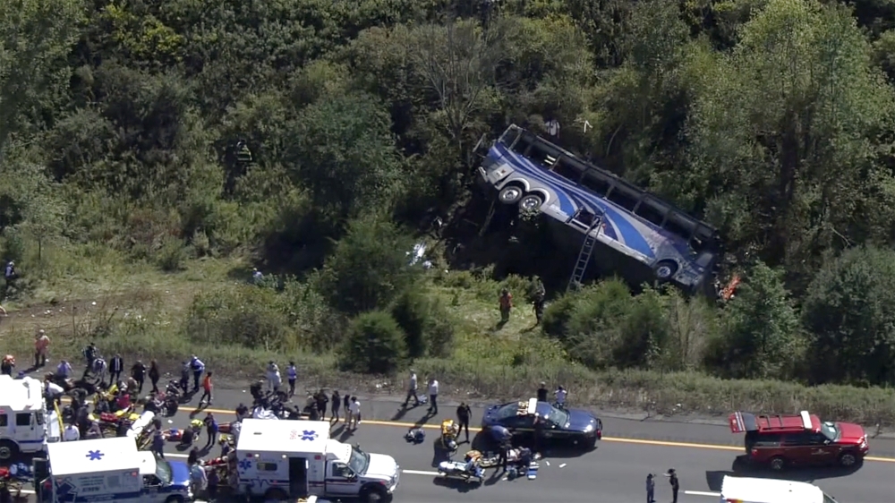 Bus carrying high school students to band camp crashes, killing 2 people and hurting dozens - Vimarsana News
