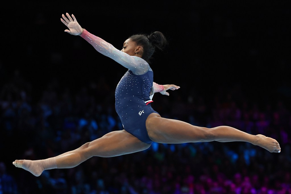 World gymnastics: Simone Biles leads U.S. women to record seventh straight  team title