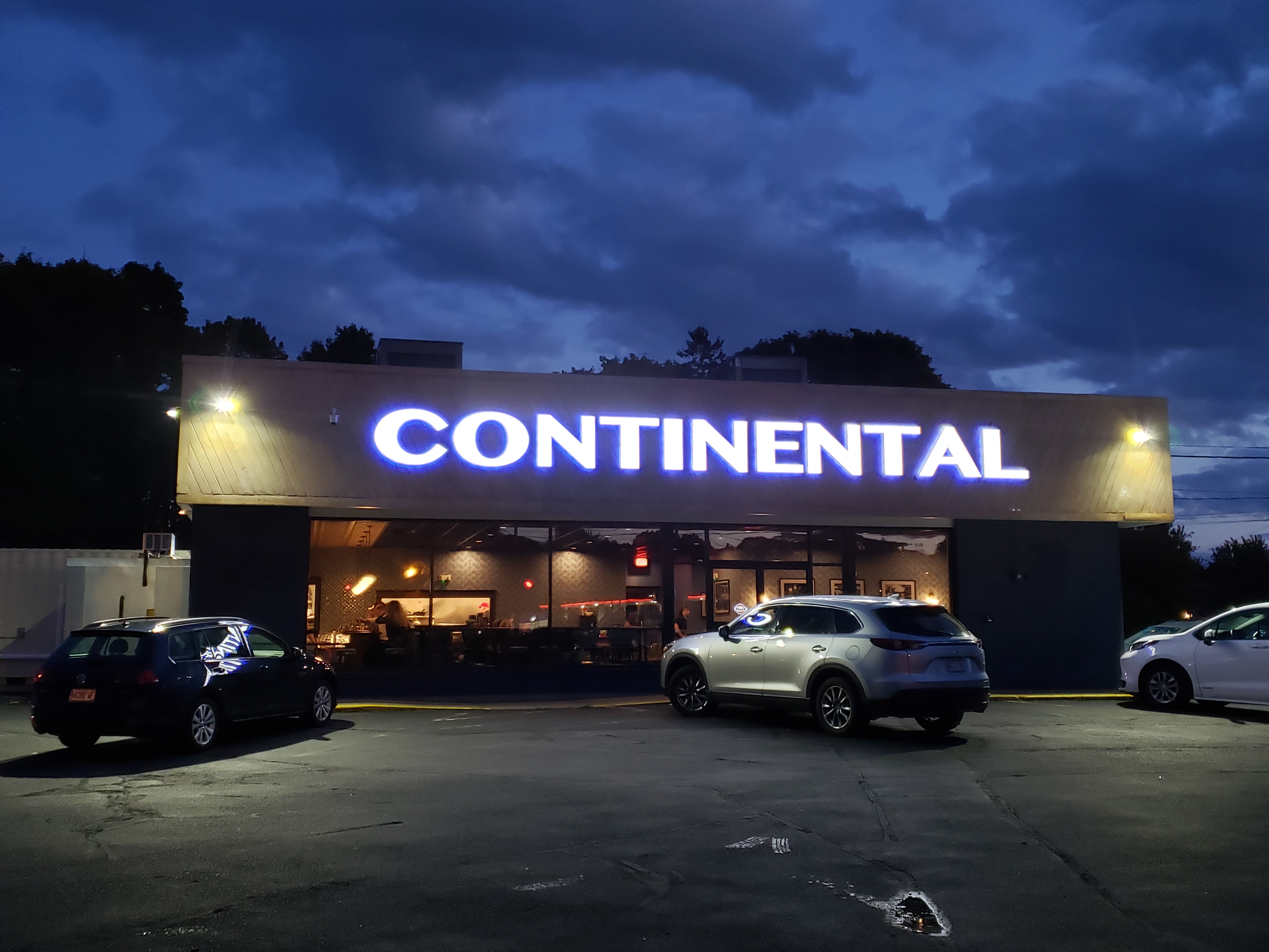 Bar Guide: European flair rings true inside The Continental - Vimarsana News