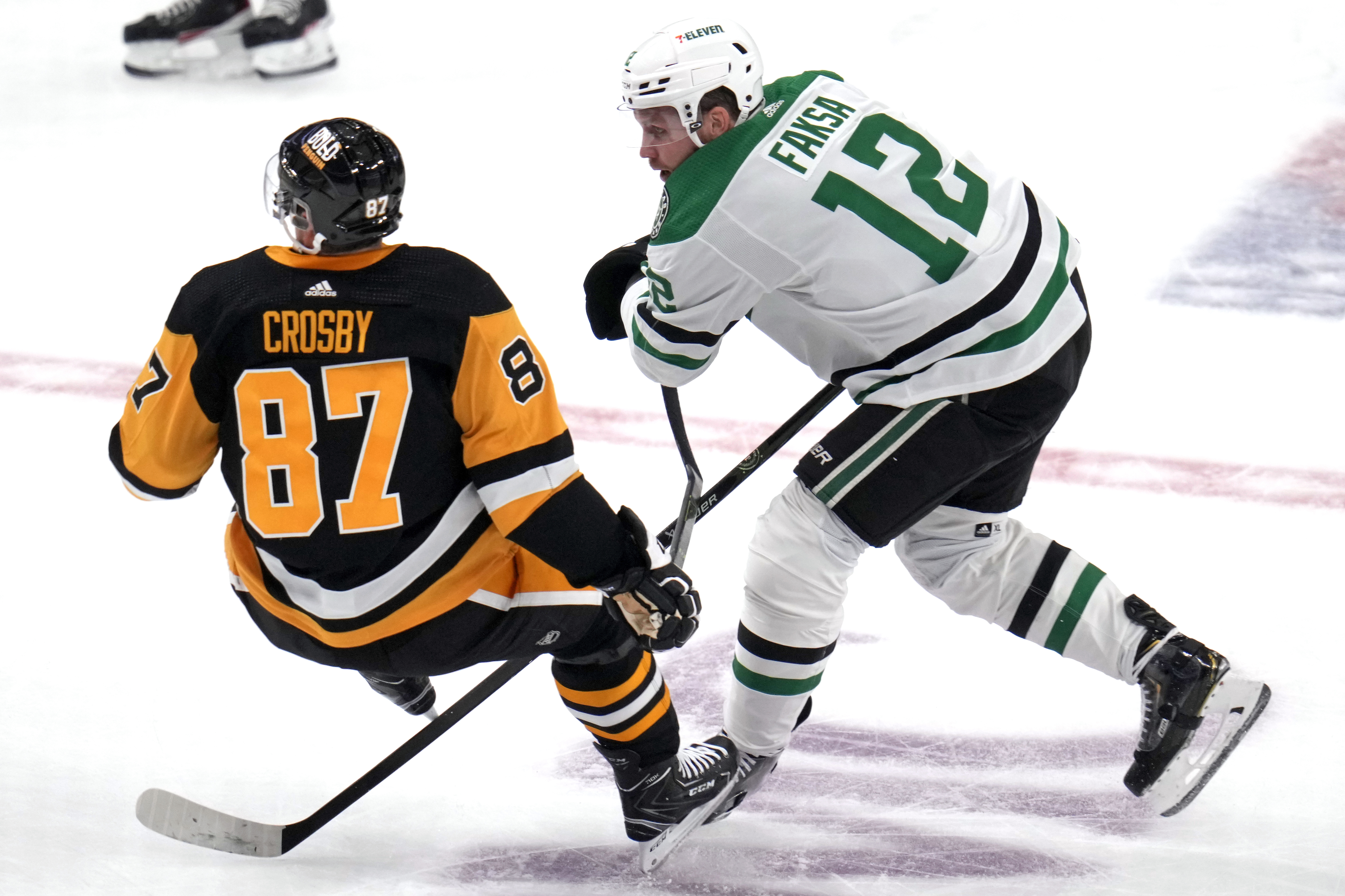 NHL roundup: Stars top Penguins 4-1 with strong third period