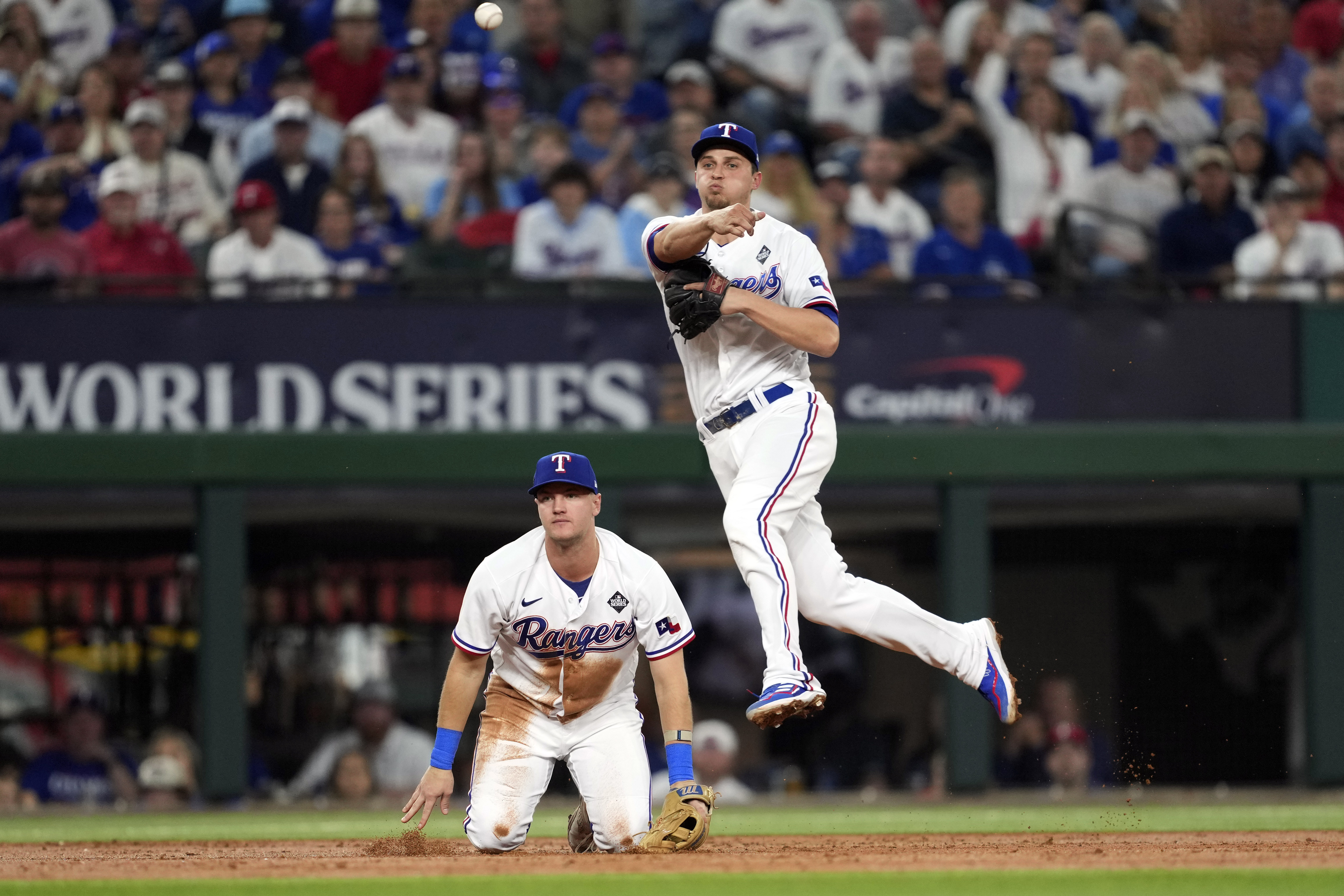 Defense rules for Diamondbacks, Rangers in World Series - Vimarsana News