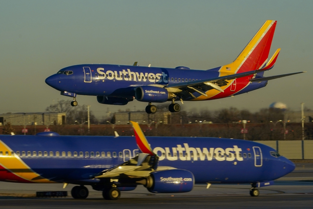 Big U.S. airlines fight over safety of 'travel hack' charter flights - Vimarsana News