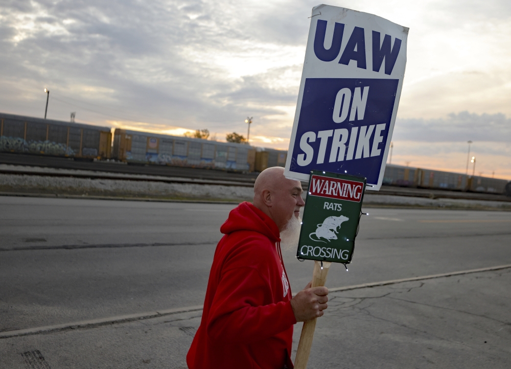 Auto Workers Strikes