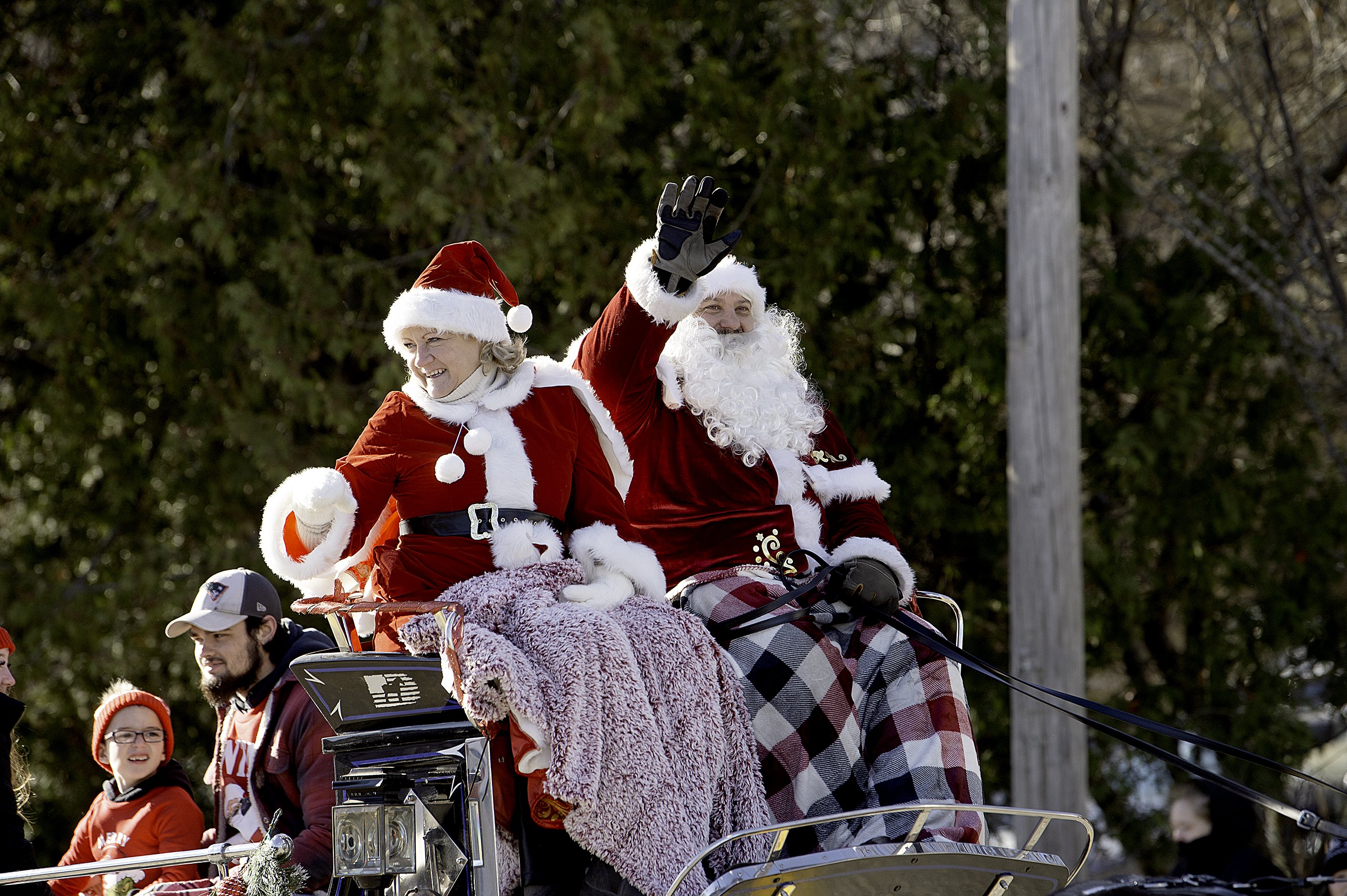 It's official: Annual parade launches Christmas season in Oxford Hills region - Vimarsana News