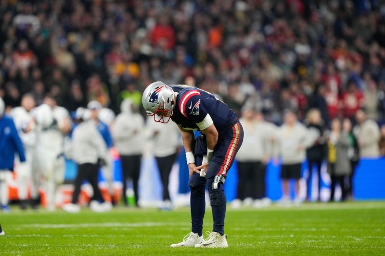 Late interception costly for Patriots in 10-6 loss to Colts in Germany