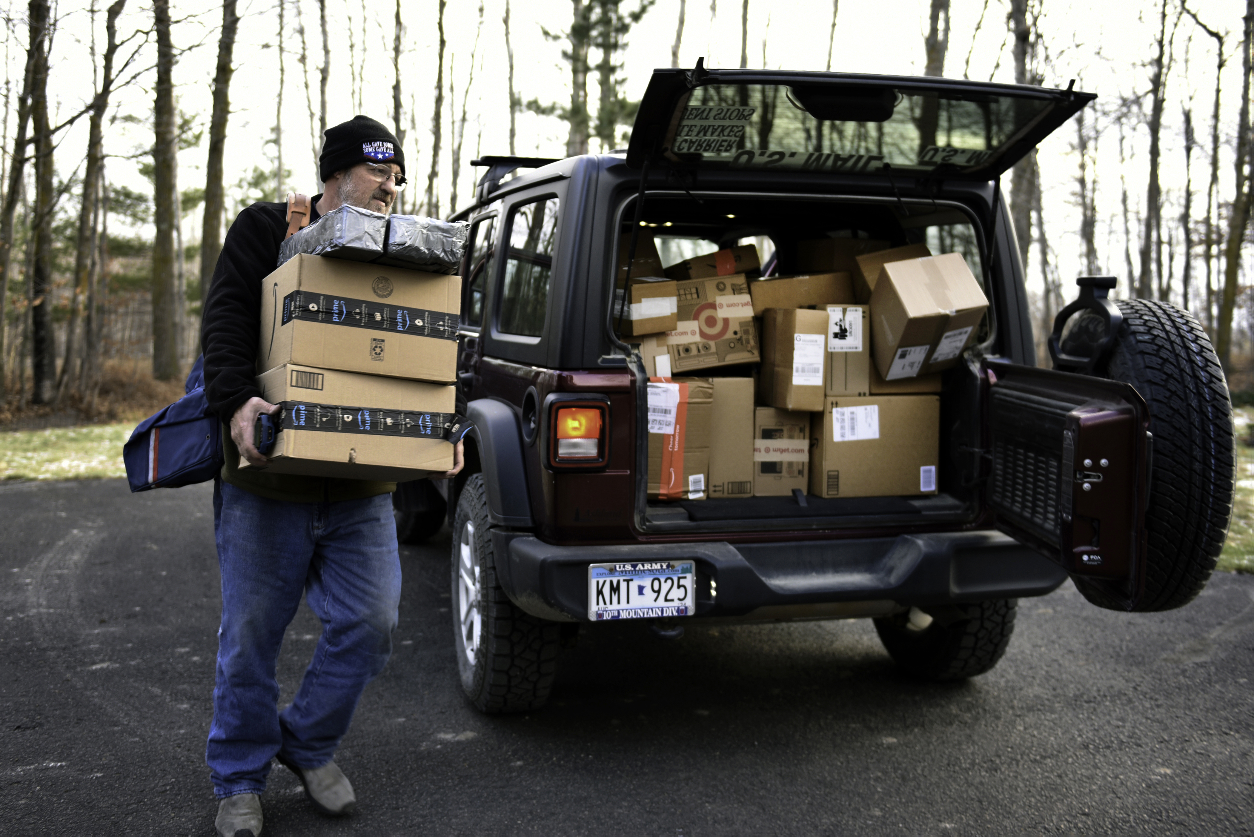 A rural post office was told to prioritize Amazon packages. Chaos ensued. - Vimarsana News