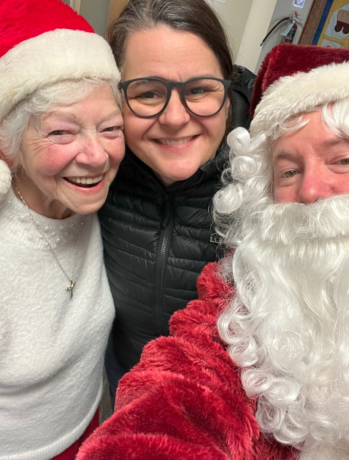 Townhouse Apts. Gets a Giving Tree Visit - Vimarsana News