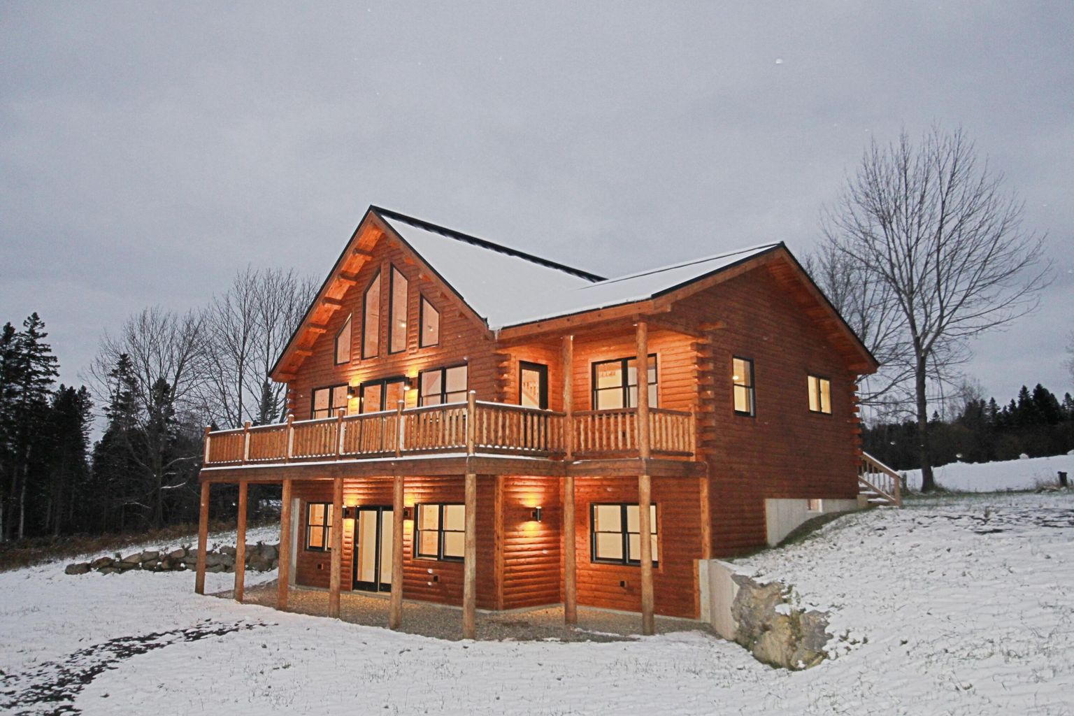 Property Spotlight: 4 Season Cedar Log Home - Vimarsana News