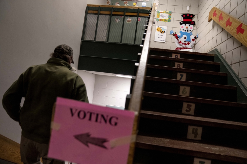 Unenrolled voters get to cast ballots in Maine primaries, but little sign of mass registration changes - Vimarsana News
