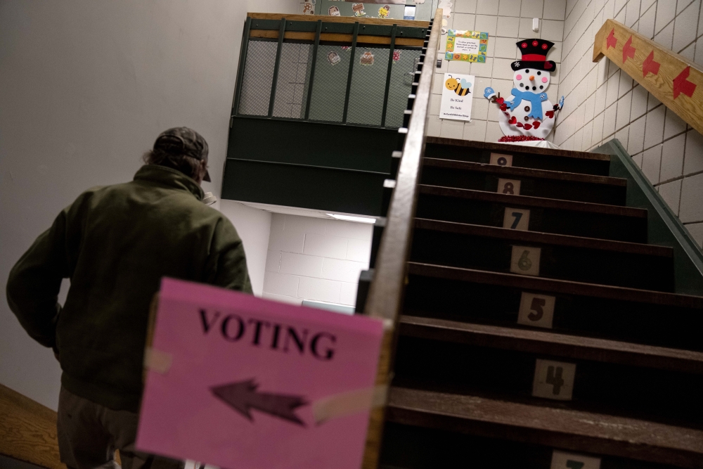 Unenrolled voters get to cast ballots in Maine primaries, but little sign of mass registration changes