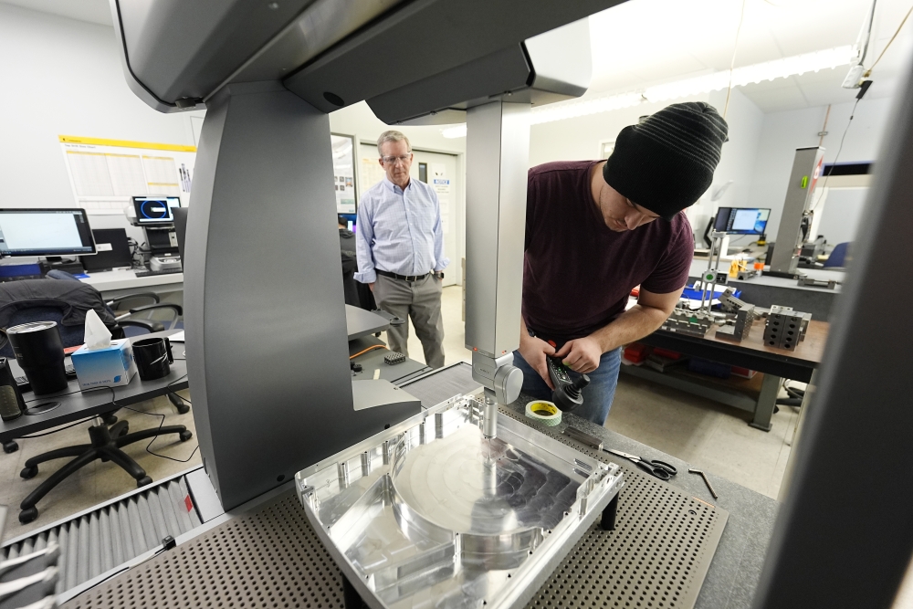 Robots and happy workers: Productivity surge helps explain U.S. economy's surprising resilience - Vimarsana News
