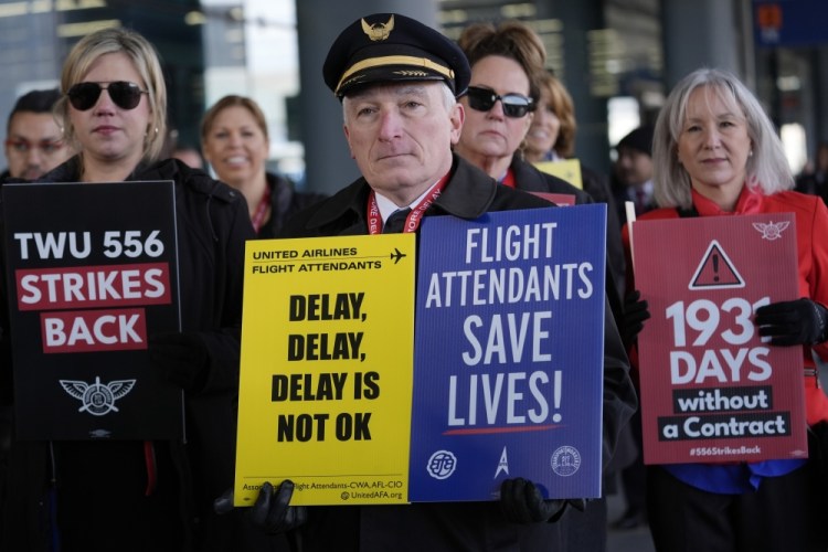 Flight Attendant Protest Illinois