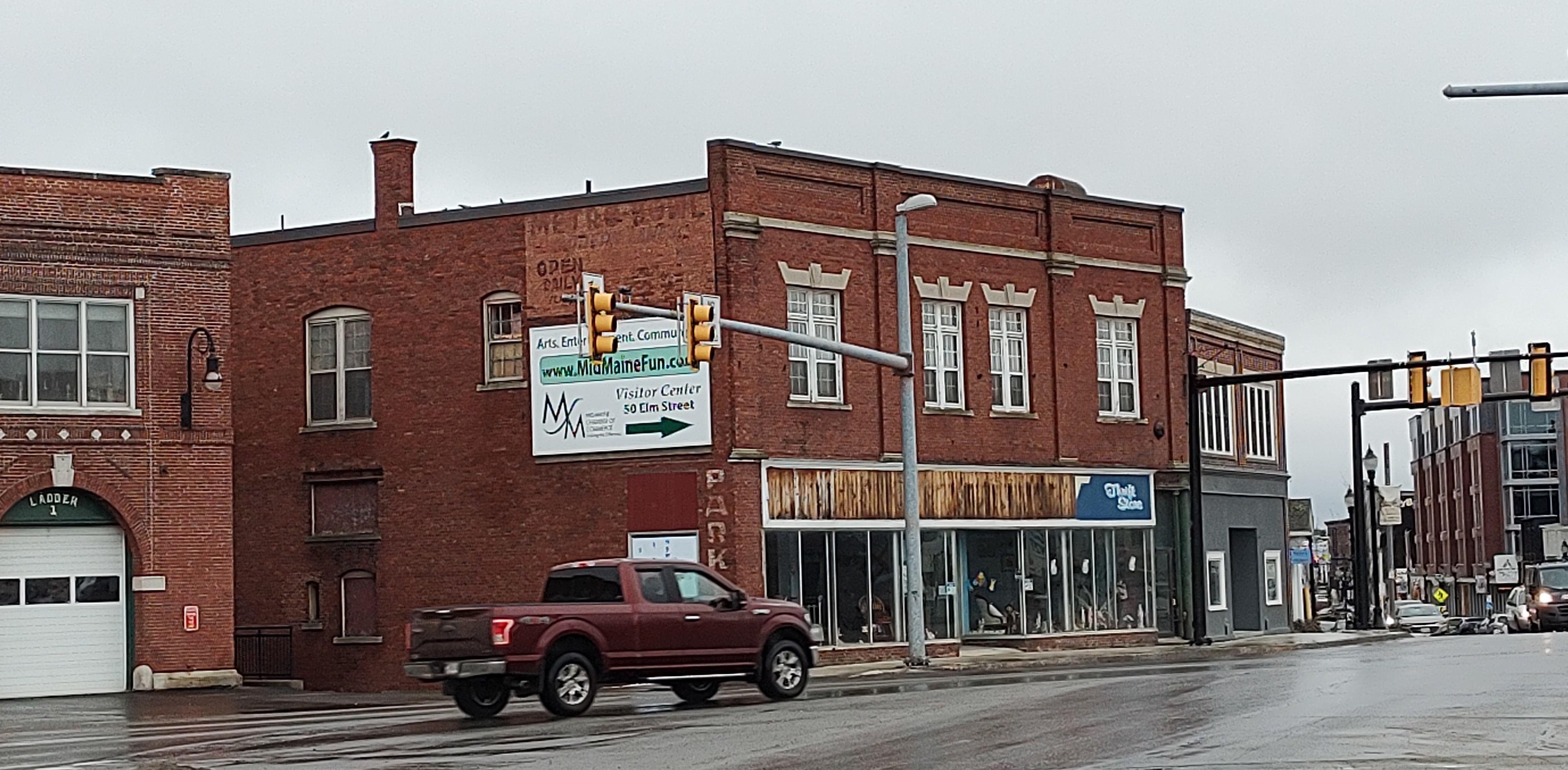 Shop featuring vintage, antique and handmade items brings new life to downtown Waterville building - Vimarsana News