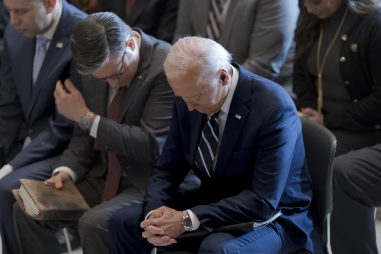 Biden willing to meet House Speaker Mike Johnson to discuss Ukraine ...