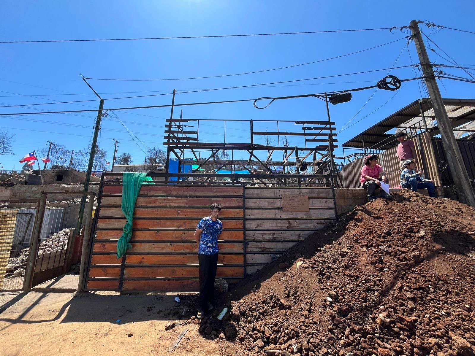 Chile's deadly wildfires wiped out neighborhoods. One stood unscathed. - Vimarsana News