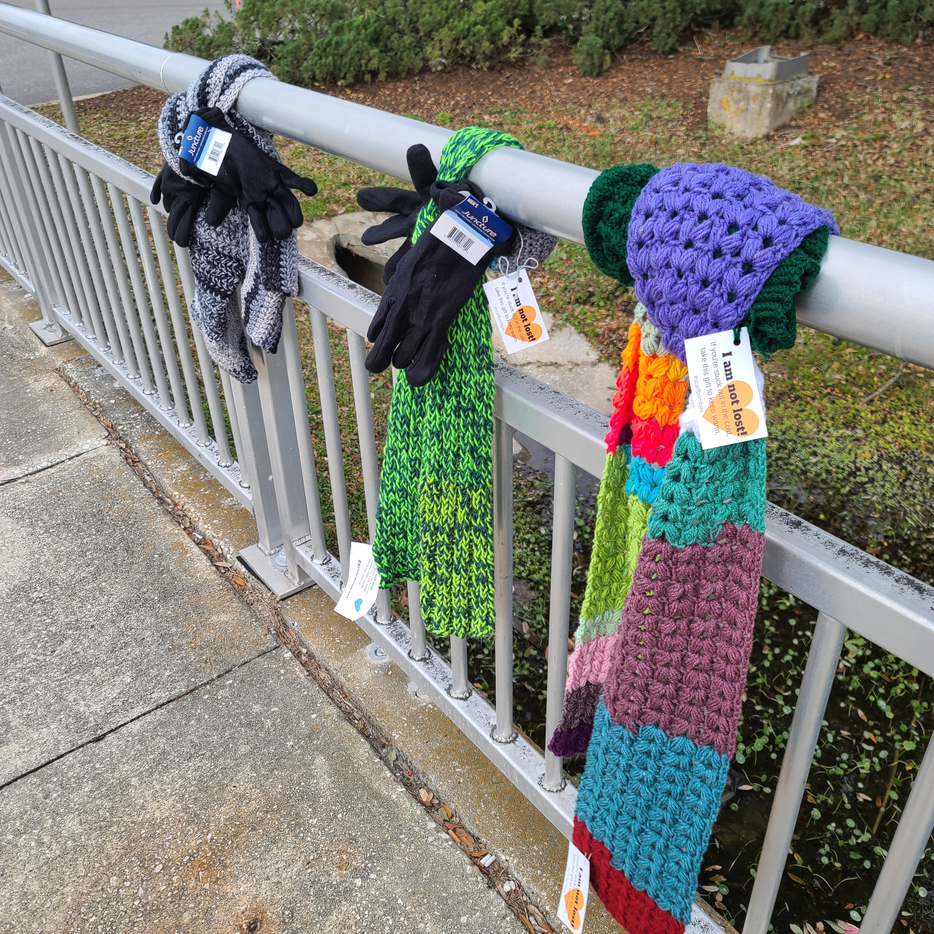'Scarf bombing' is helping keep people warm in the winter months - Vimarsana News