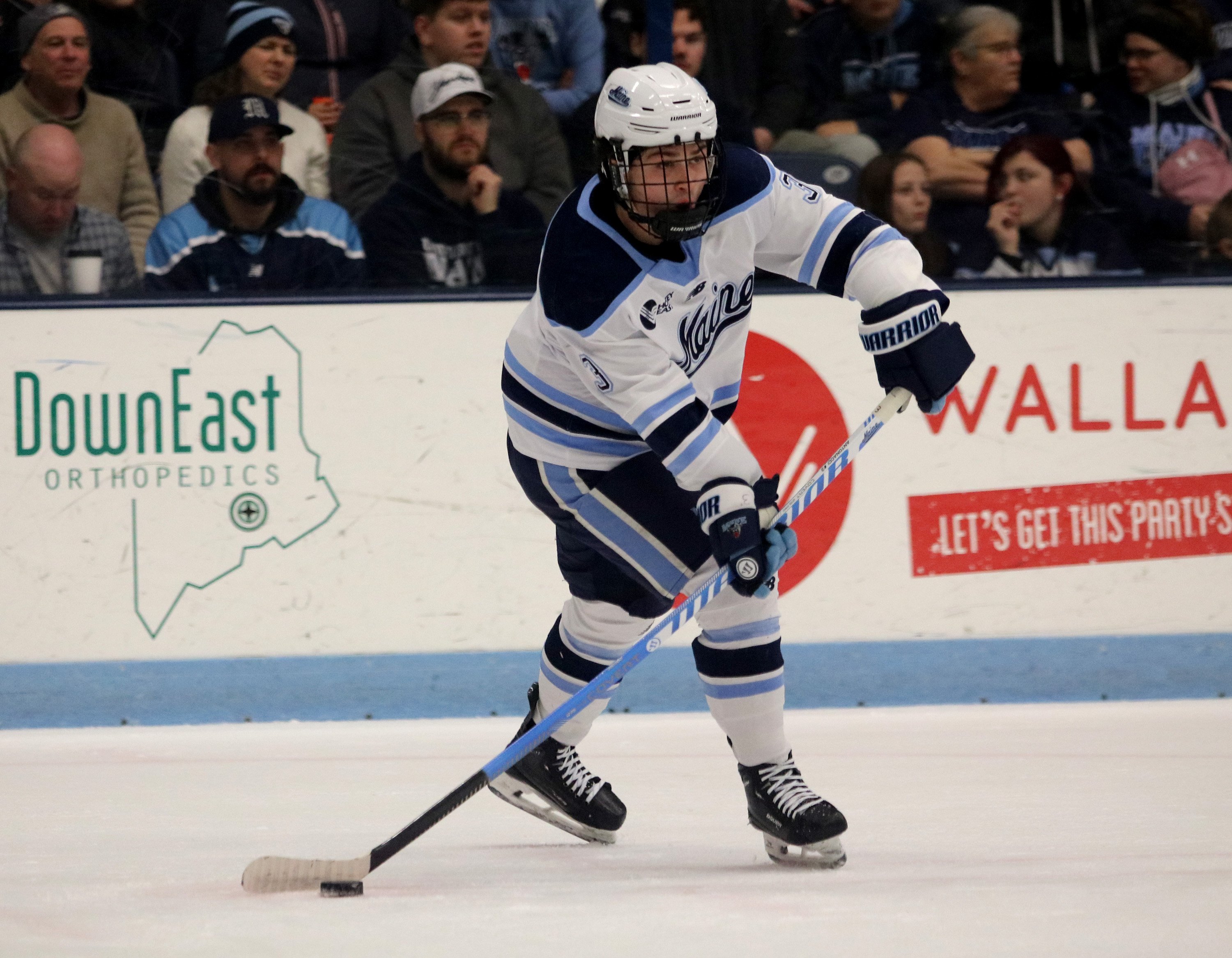 Men’s Hockey: Maine Clinches Third Place In Hockey East With 2-1 Win ...