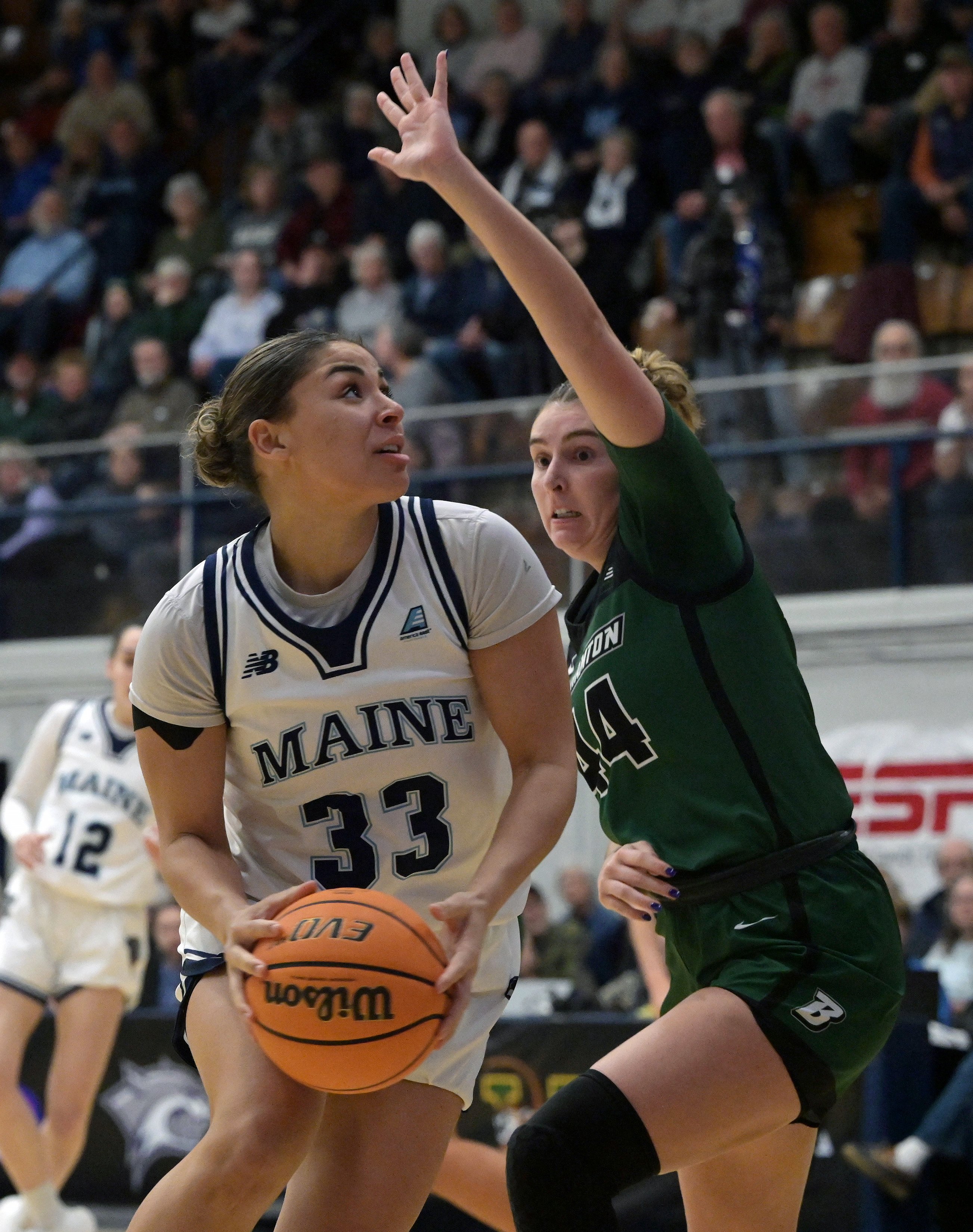 Umaine women's online basketball