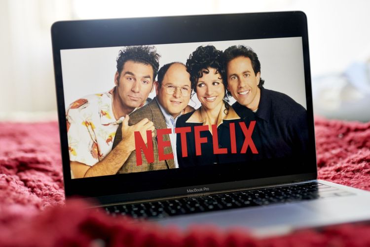 The television series "Seinfeld" streaming on the Netflix website.