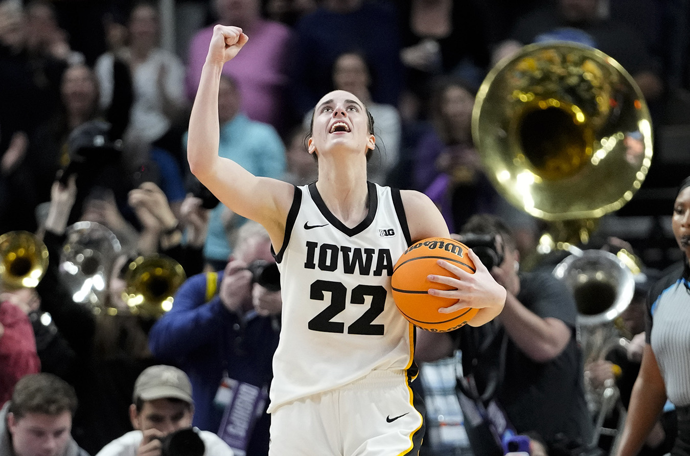Caitlin Clark pours in 41 points as Iowa eliminates defending champion LSU, 94-87 - Vimarsana News