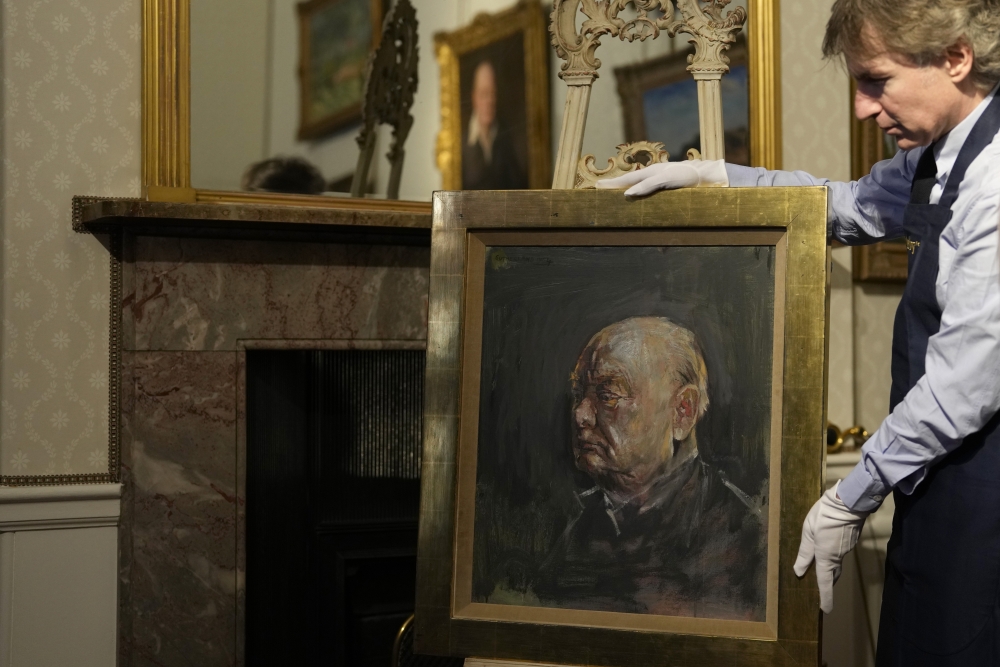 Britain Churchill Portrait Sale