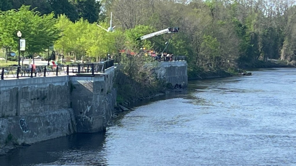 Witness: Teenager jumped over railing and into Kennebec River at Head of Falls in Waterville