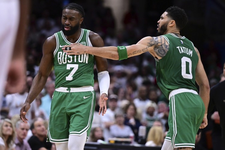 Celtics finally win a tight game to open 3-1 series lead over Cavaliers