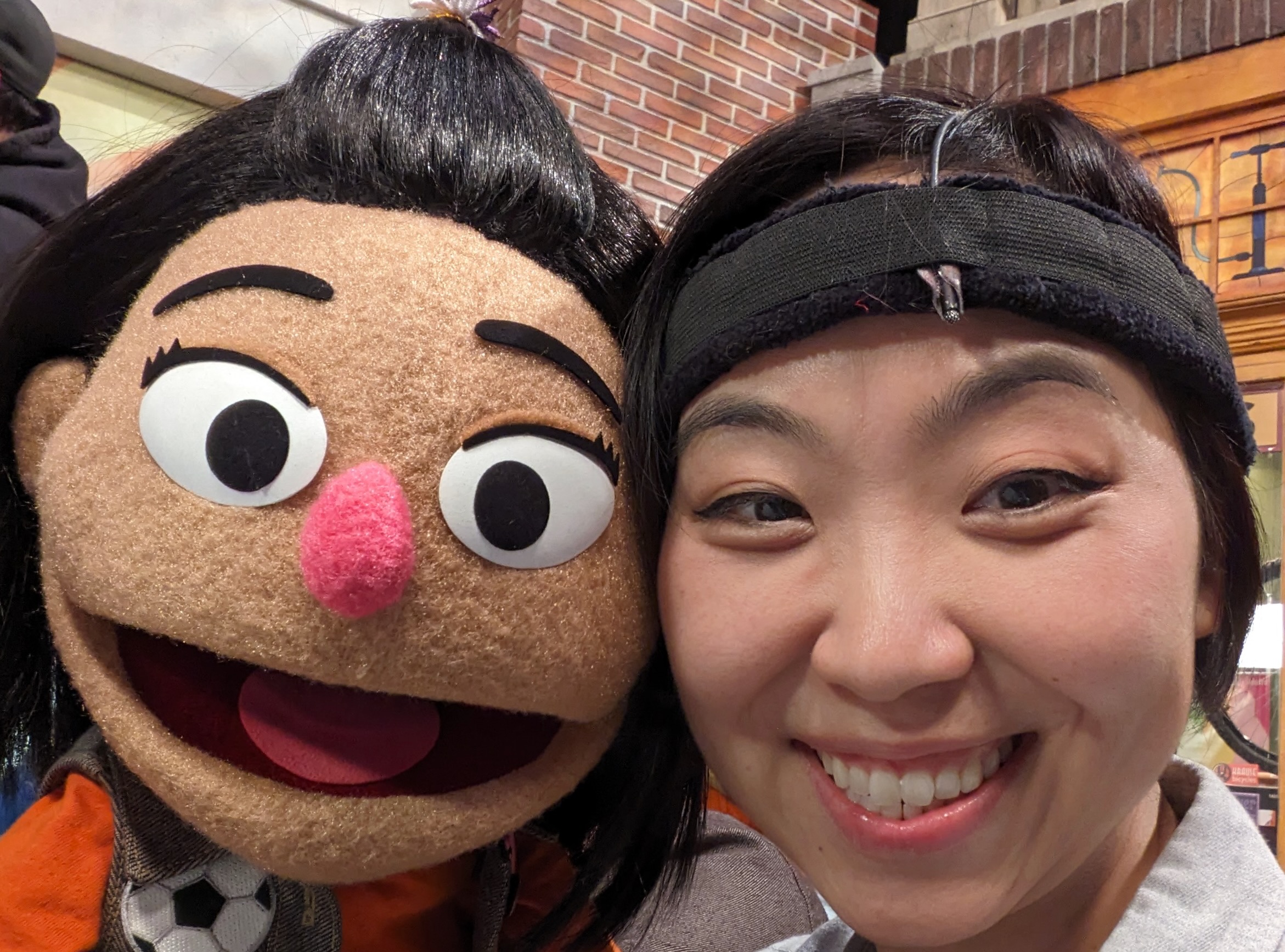 Strangers help Sesame Street puppeteer after heirloom necklace was stolen - Vimarsana News