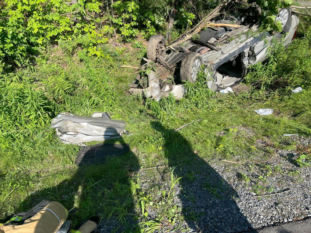 Winslow man injured in Vassalboro rollover crash