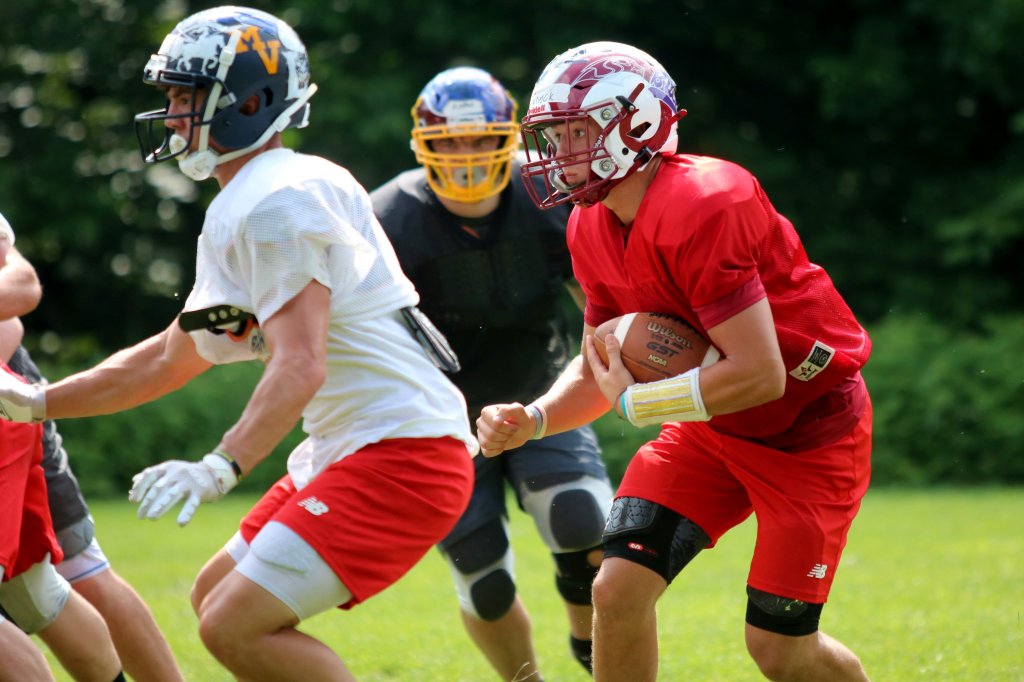 Mic’d up: East team quarterbacks talk Lobster Bowl during practice