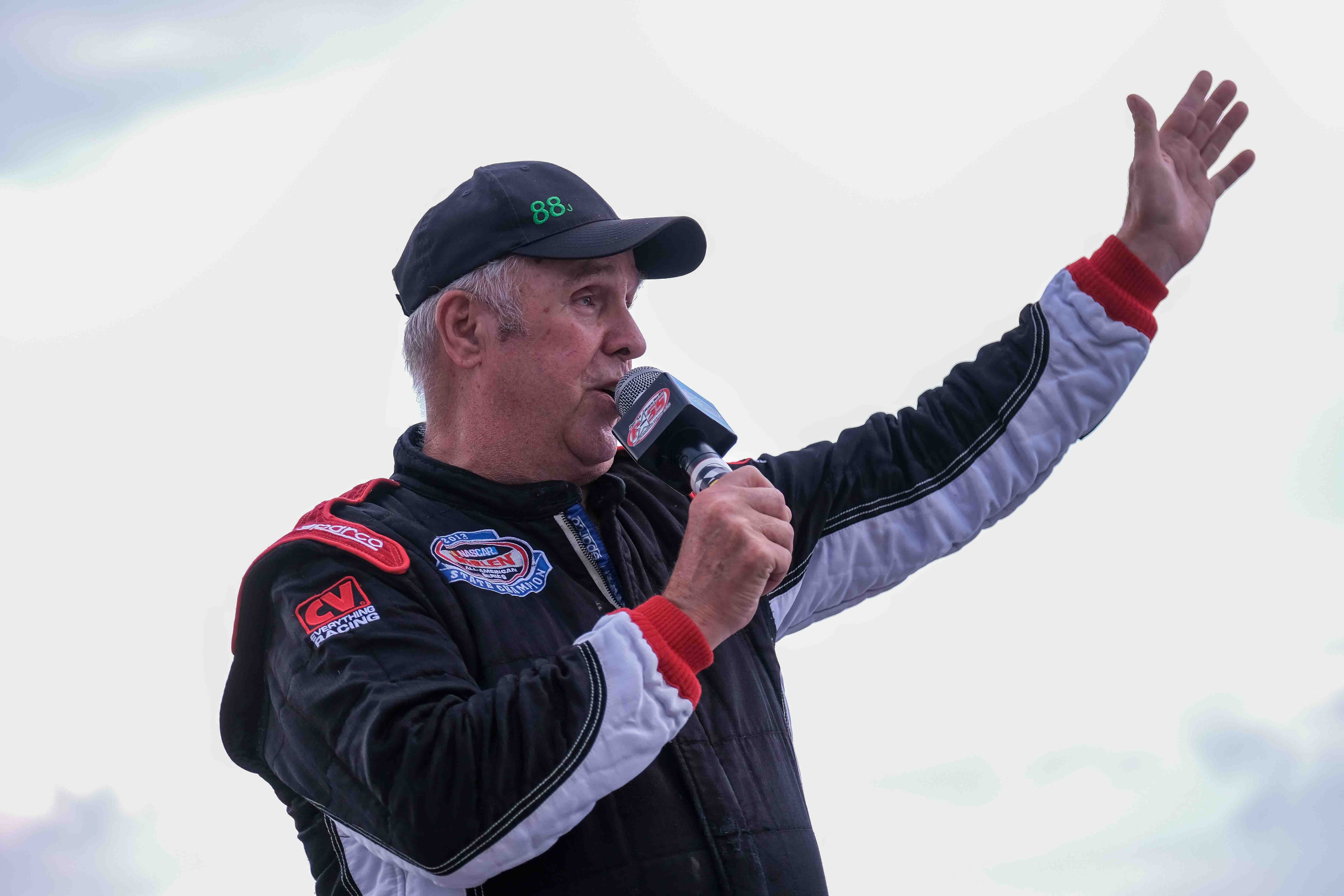 Oxford 250 notebook: Maine racing legend Mike Rowe still going strong