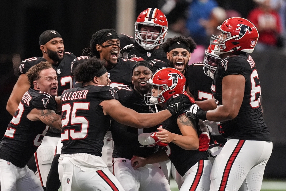 Younghoe Koo hits a 58-yard field goal to lift the Falcons past the Saints