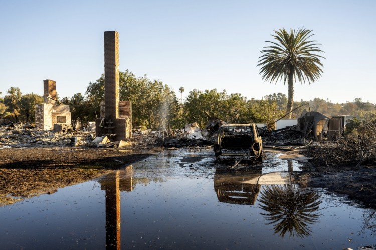 APTOPIX California Winds Wildfires