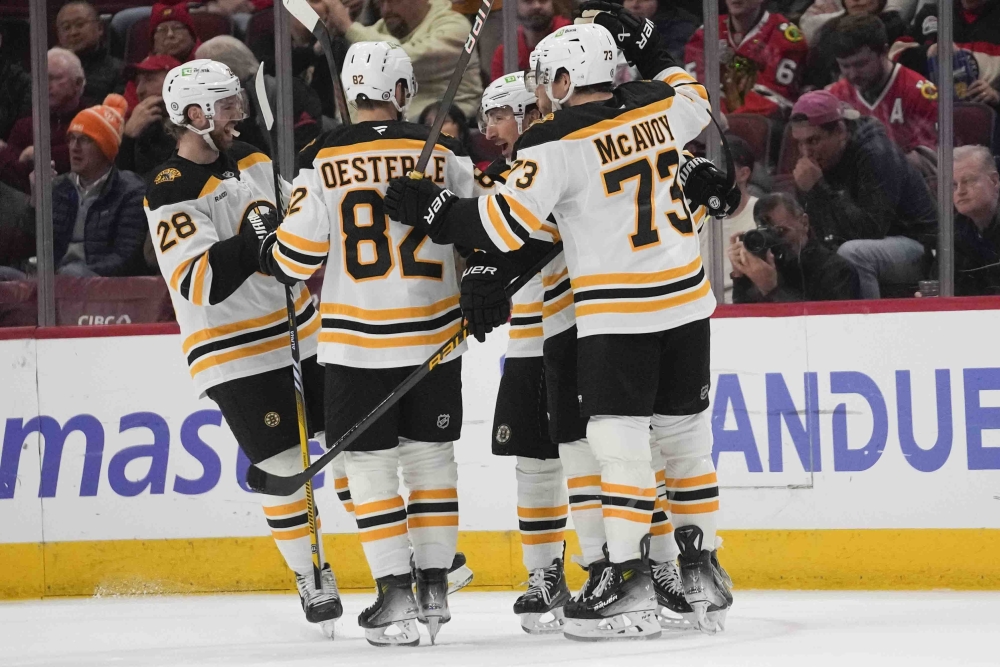 Bruins Blackhawks Hockey