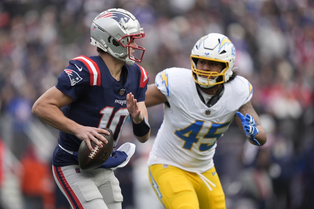 Chargers Patriots Football