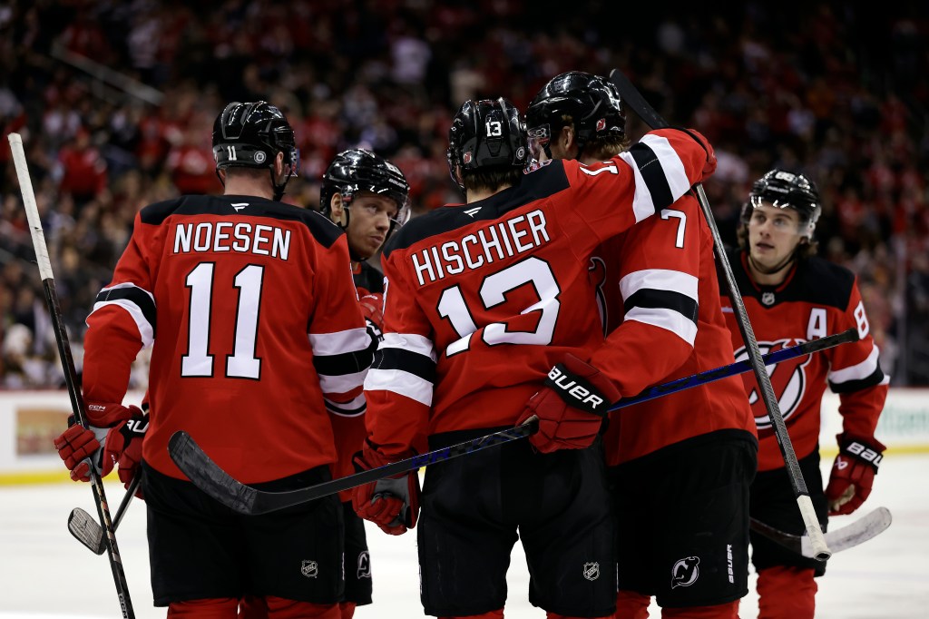 New Jersey Devils Beat Boston Bruins 5-1