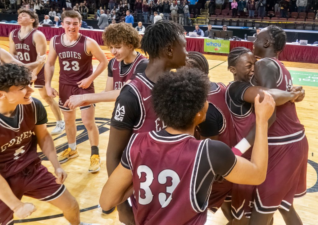 Edward Little boys basketball stuns AA North top seed Cheverus