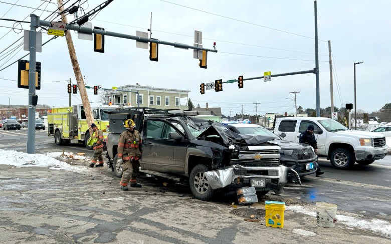 Pickup truck snaps utility pole in Lewiston