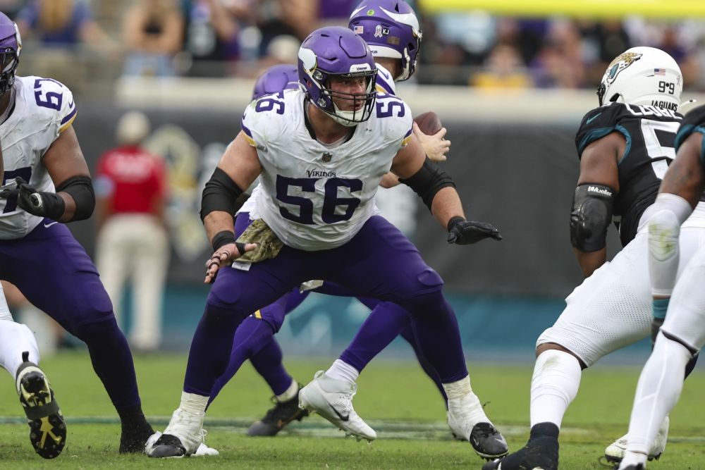 Patriots sign veteran center Garrett Bradbury, former first-round pick