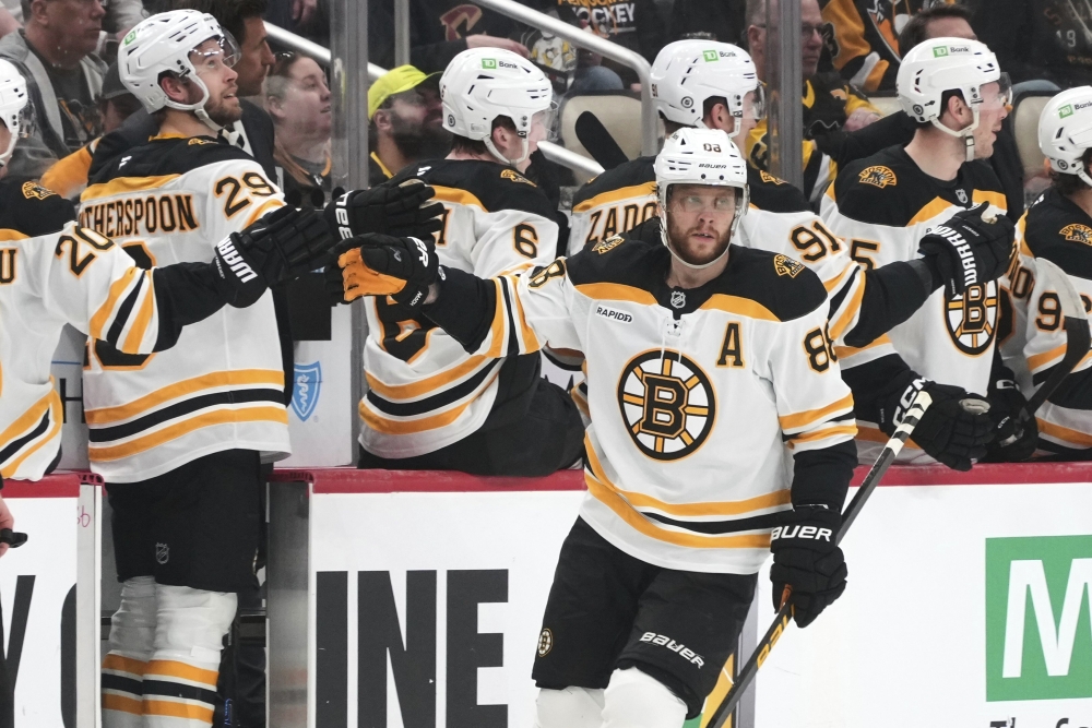 Bruins Penguins Hockey