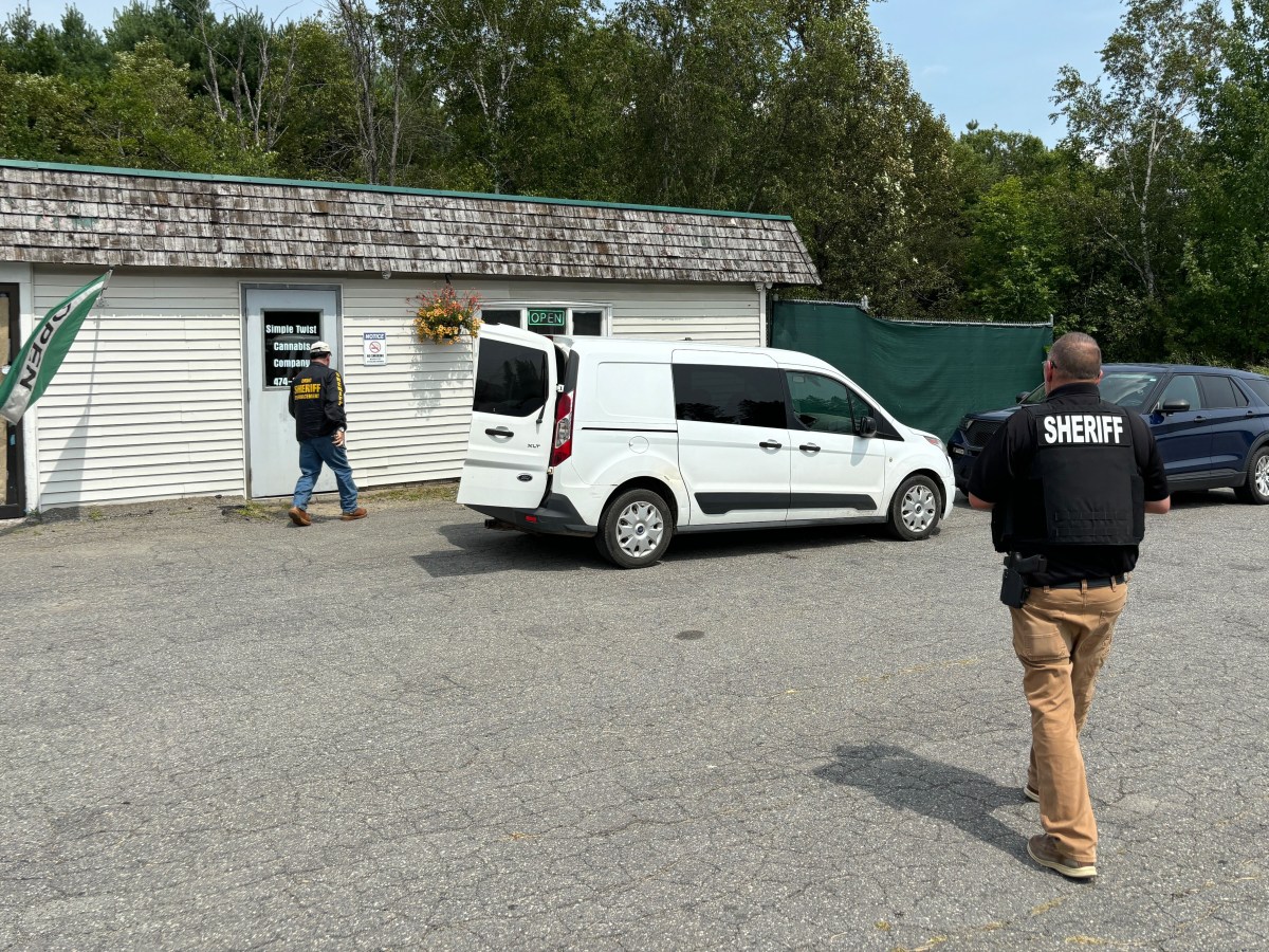 detectives outside