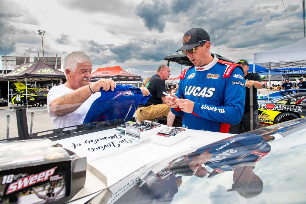 NASCAR star Kyle Busch leaves Celebration of America 300 early
