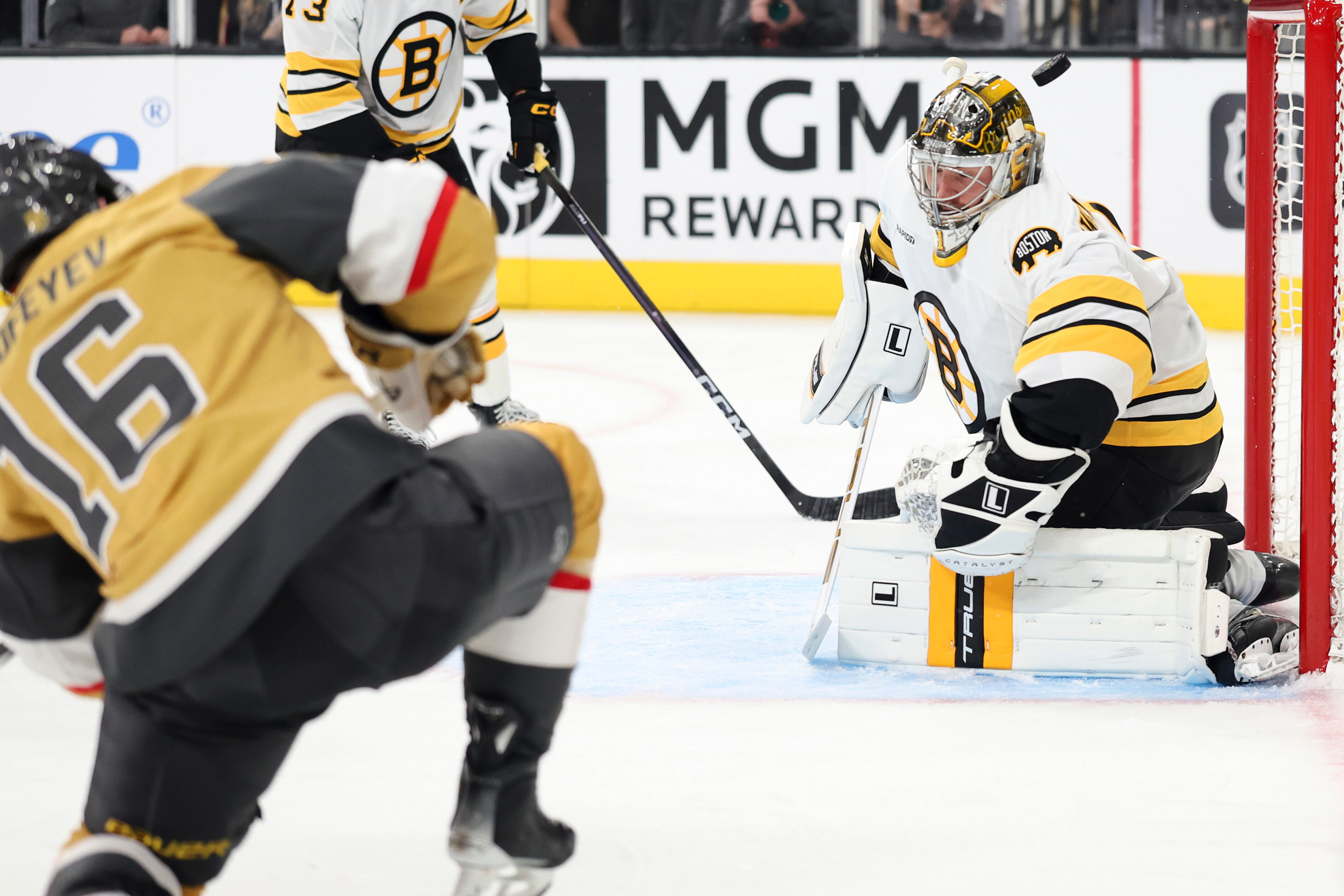 Bruins comeback falls short against Golden Knights